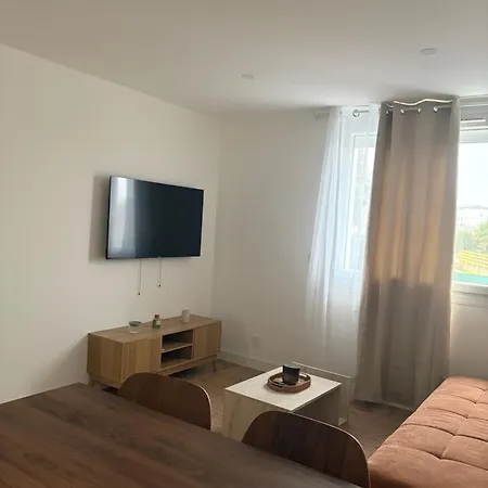 Apartment Moderne B *